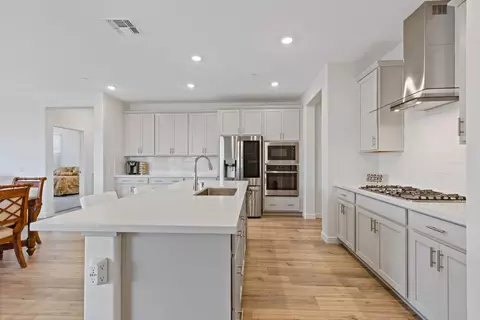 8510 Balsam Ct, Roseville, CA 95747