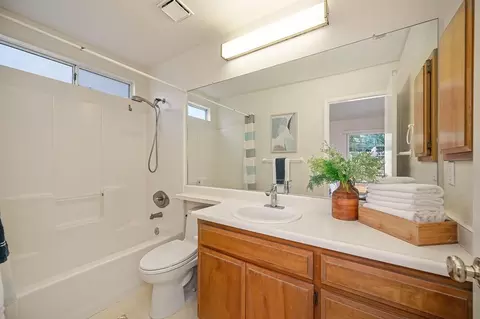 Bath - 1802 Valdora St, Davis, CA 95618 photo 2 of 2