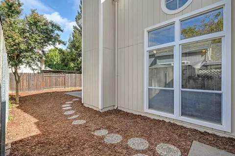 Exterior - 1802 Valdora St, Davis, CA 95618 photo 3 of 6