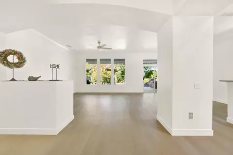 7100 Kingbird Ln, Roseville, CA 95747
