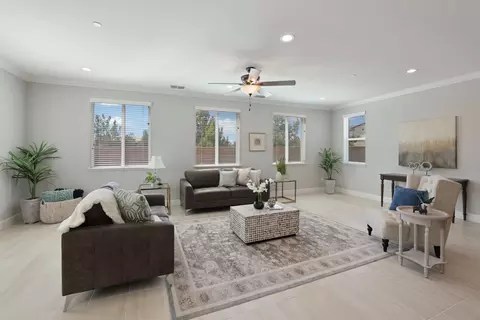 Living - 6951 Pickering St, Tracy, CA 95377 photo 1 of 2