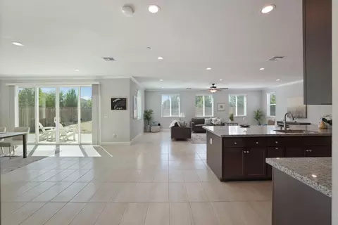 Entry Way - 6951 Pickering St, Tracy, CA 95377 photo 4 of 9
