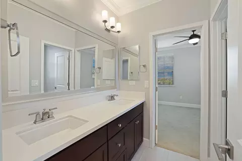 Bath - 6951 Pickering St, Tracy, CA 95377 photo 2 of 7