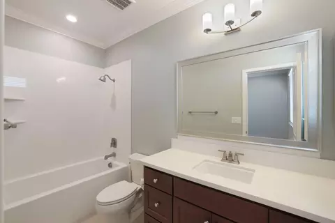 Bath - 6951 Pickering St, Tracy, CA 95377 photo 1 of 7