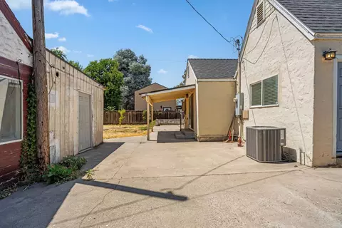 Exterior - 421 Laurel Ave, Modesto, CA 95351 photo 6 of 10