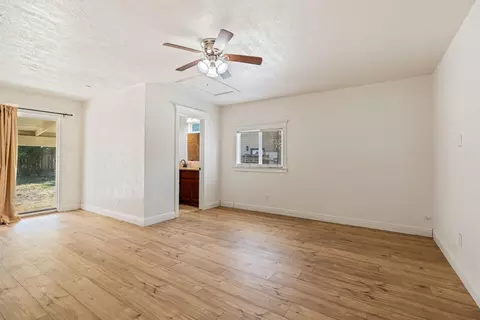 Living - 421 Laurel Ave, Modesto, CA 95351 photo 4 of 4