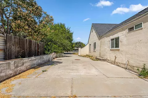 Exterior - 421 Laurel Ave, Modesto, CA 95351 photo 10 of 10