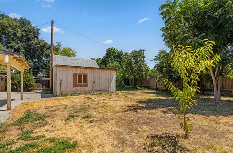 Exterior - 421 Laurel Ave, Modesto, CA 95351 photo 8 of 10