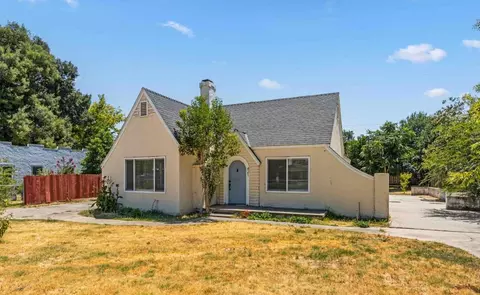 Exterior - 421 Laurel Ave, Modesto, CA 95351 photo 2 of 10