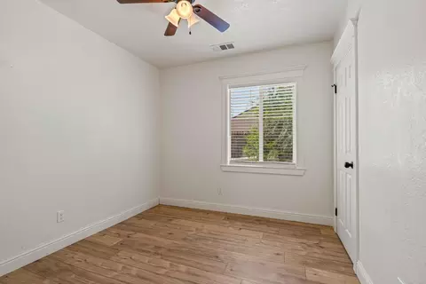 Bedroom - 421 Laurel Ave, Modesto, CA 95351 photo 2 of 10