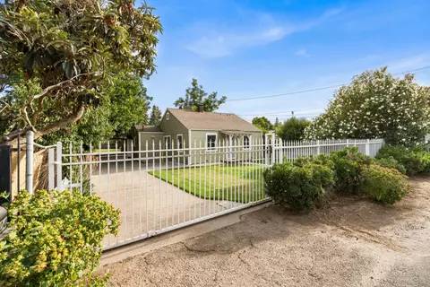 Exterior - 4904 E Harvest Rd, Acampo, CA 95220 photo 1 of 19