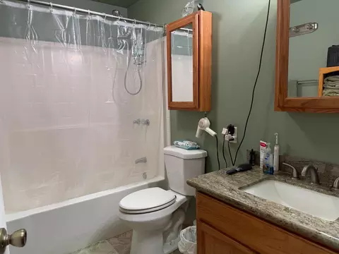 Bath - 4904 E Harvest Rd, Acampo, CA 95220 photo 2 of 2