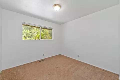 Bedroom - 1160 Madrone Ln, Placerville, CA 95667 photo 3 of 6