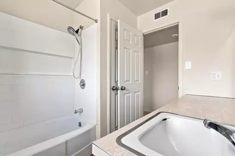 Bath - 1148 I St, Williams, CA 95987 photo 2 of 3