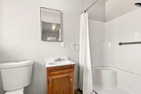 Bath - 1148 I St, Williams, CA 95987 photo 3 of 3