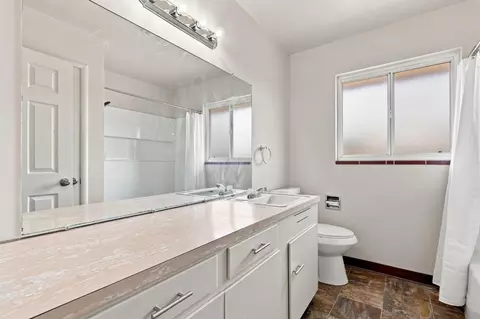 Bath - 1148 I St, Williams, CA 95987 photo 1 of 3