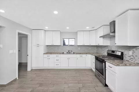 Kitchen - 1111 El Vecino Ave, Modesto, CA 95350 photo 1 of 2