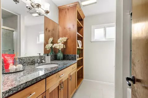 Bath - 631 Eisenhower St, Davis, CA 95616 photo 6 of 9