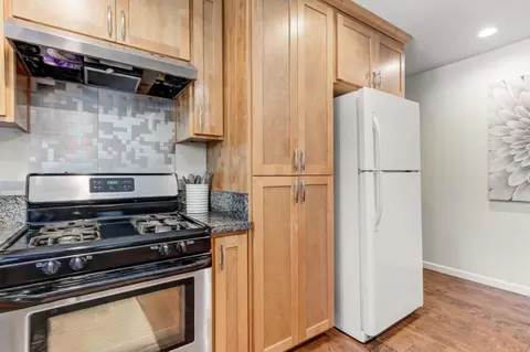 Kitchen - 631 Eisenhower St, Davis, CA 95616 photo 5 of 6