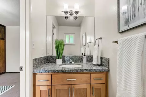Bath - 631 Eisenhower St, Davis, CA 95616 photo 9 of 9