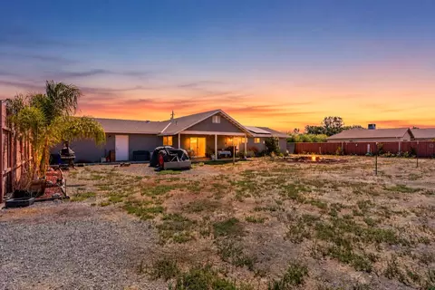 Exterior - 17225 Custer Ave, Dos Palos, CA 93620 photo 1 of 11