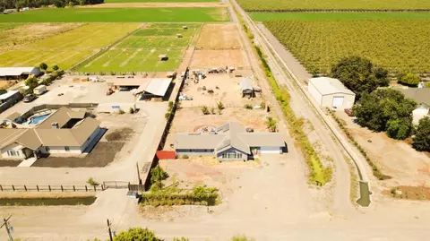 View/Area - 17225 Custer Ave, Dos Palos, CA 93620 photo 2 of 4