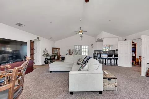 Living - 17225 Custer Ave, Dos Palos, CA 93620 photo 1 of 2