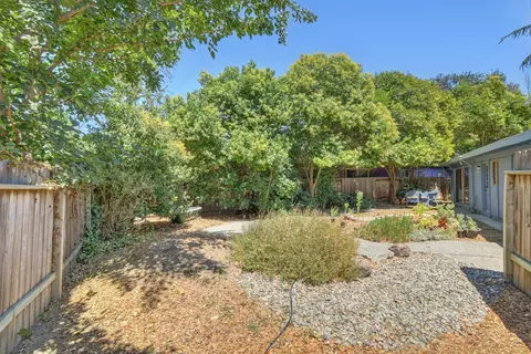 Exterior - 808 K St, Davis, CA 95616 photo 6 of 22
