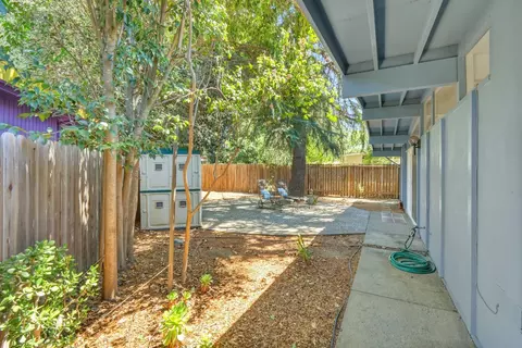 Exterior - 808 K St, Davis, CA 95616 photo 10 of 22