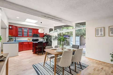 Dining - 808 K St, Davis, CA 95616 photo 2 of 5