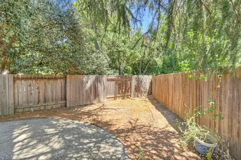 Exterior - 808 K St, Davis, CA 95616 photo 13 of 22