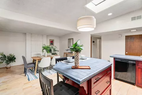 Dining - 808 K St, Davis, CA 95616 photo 5 of 5