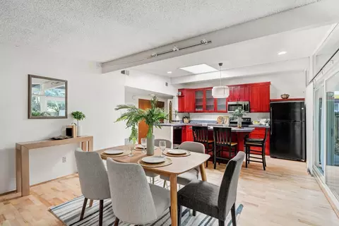 Dining - 808 K St, Davis, CA 95616 photo 3 of 5