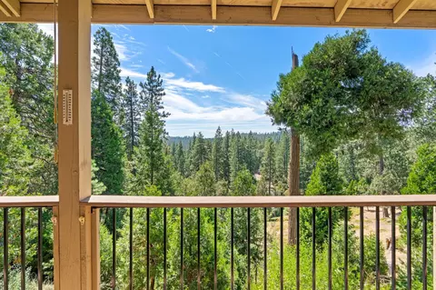 Exterior - 2803 Fairway Dr, Arnold, CA 95223 photo 2 of 11