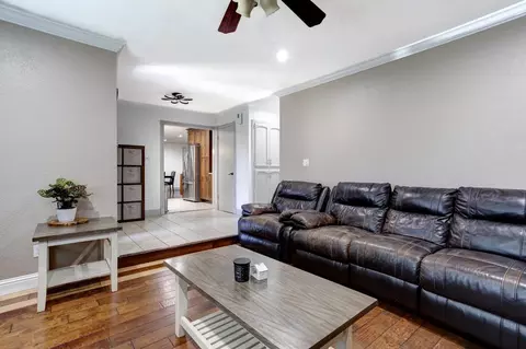 Entry Way - 2705 Stoneridge Dr, Modesto, CA 95355 photo 3 of 4
