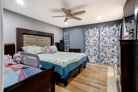 Bedroom - 2705 Stoneridge Dr, Modesto, CA 95355 photo 2 of 2