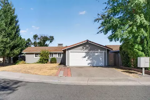 8616 Marlboro Ct, Stockton, CA 95210