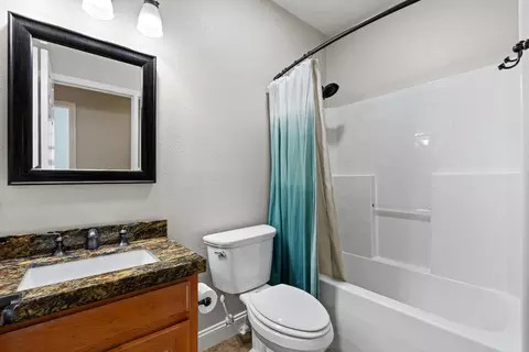 Bath - 4738 Bonsai Ave, Tracy, CA 95377 photo 1 of 3