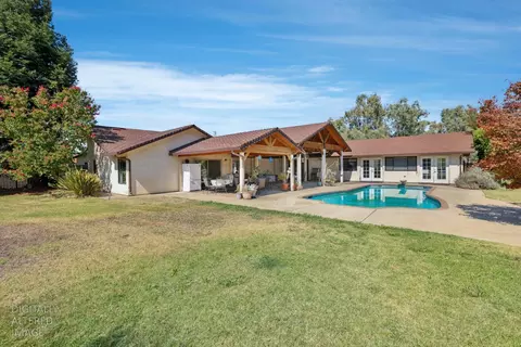 Exterior - 21267 E Copperopolis Rd, Linden, CA 95236 photo 6 of 17