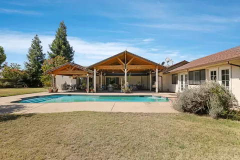 Exterior - 21267 E Copperopolis Rd, Linden, CA 95236 photo 9 of 17
