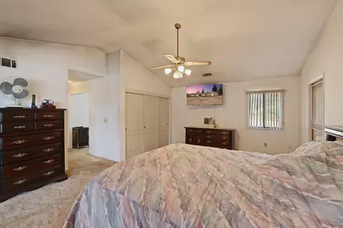 Bedroom - 21267 E Copperopolis Rd, Linden, CA 95236 photo 5 of 6
