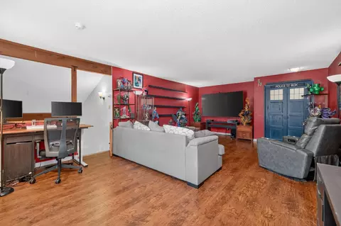 5408 Engle Rd, Carmichael, CA 95608