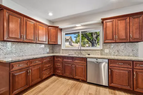 Kitchen - 2600 Trentwick Ct, Carmichael, CA 95608 photo 2 of 6