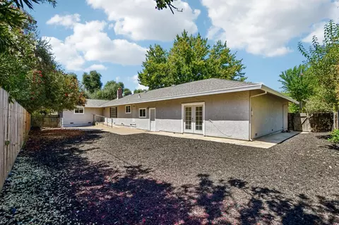 Exterior - 2600 Trentwick Ct, Carmichael, CA 95608 photo 5 of 6