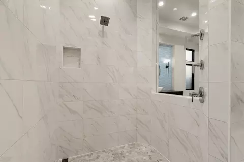Bath - 5331 Barton Rd, Loomis, CA 95650 photo 4 of 5