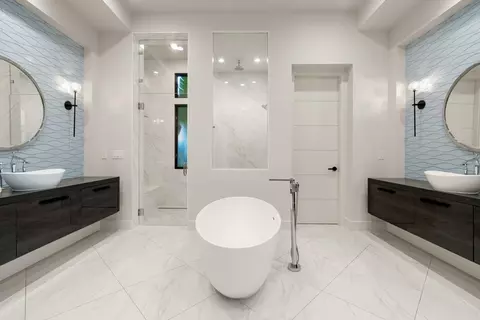 Bath - 5331 Barton Rd, Loomis, CA 95650 photo 2 of 5
