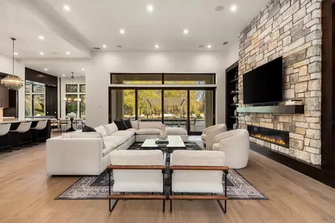 Living - 5331 Barton Rd, Loomis, CA 95650 photo 2 of 6