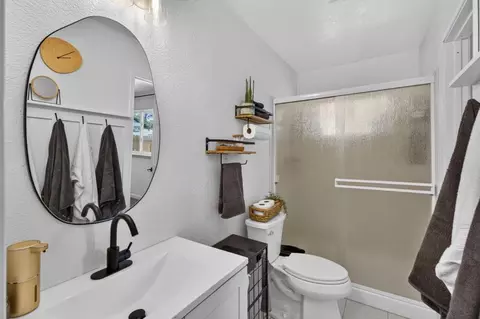 Bath - 8416 Ancho Way, Elverta, CA 95626 photo 1 of 2