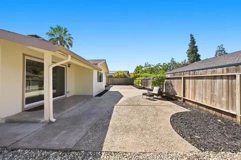 Exterior - 1407 Babel Ln, Concord, CA 94518 photo 3 of 7