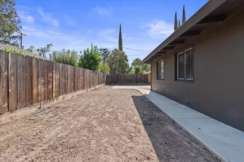 Exterior - 2108 O Farrell Ave, Modesto, CA 95350 photo 6 of 14